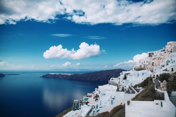Santorini: Honeymooner’s Paradise
