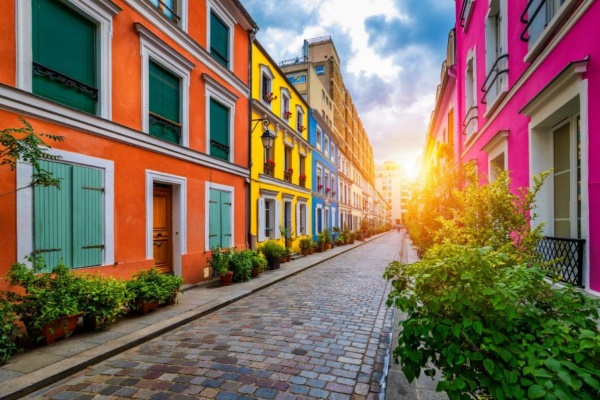 Rue Crémieux: Paris's Most Colorful Street